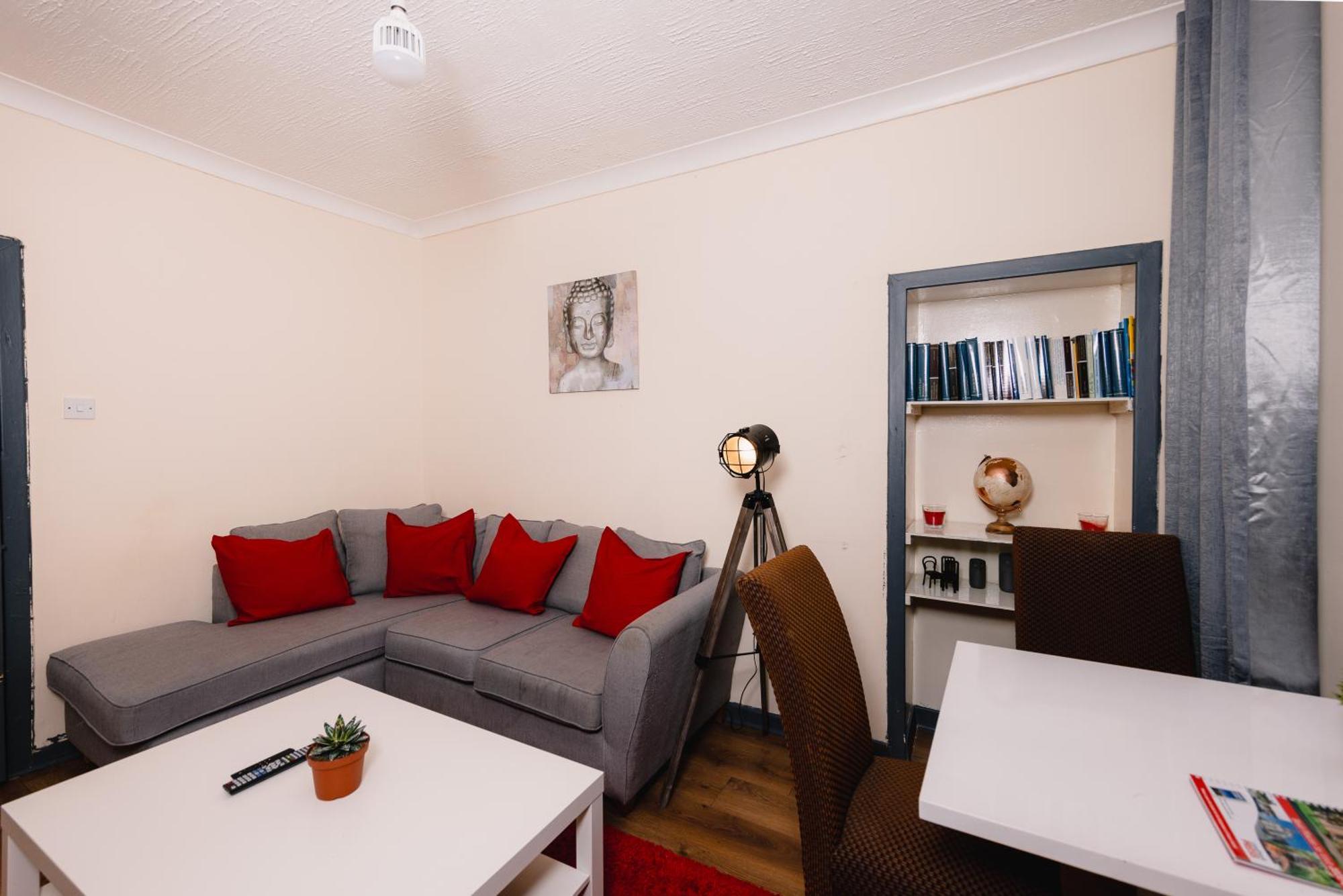 In Old Town, Cozy 4 Bedroom Flat Édimbourg